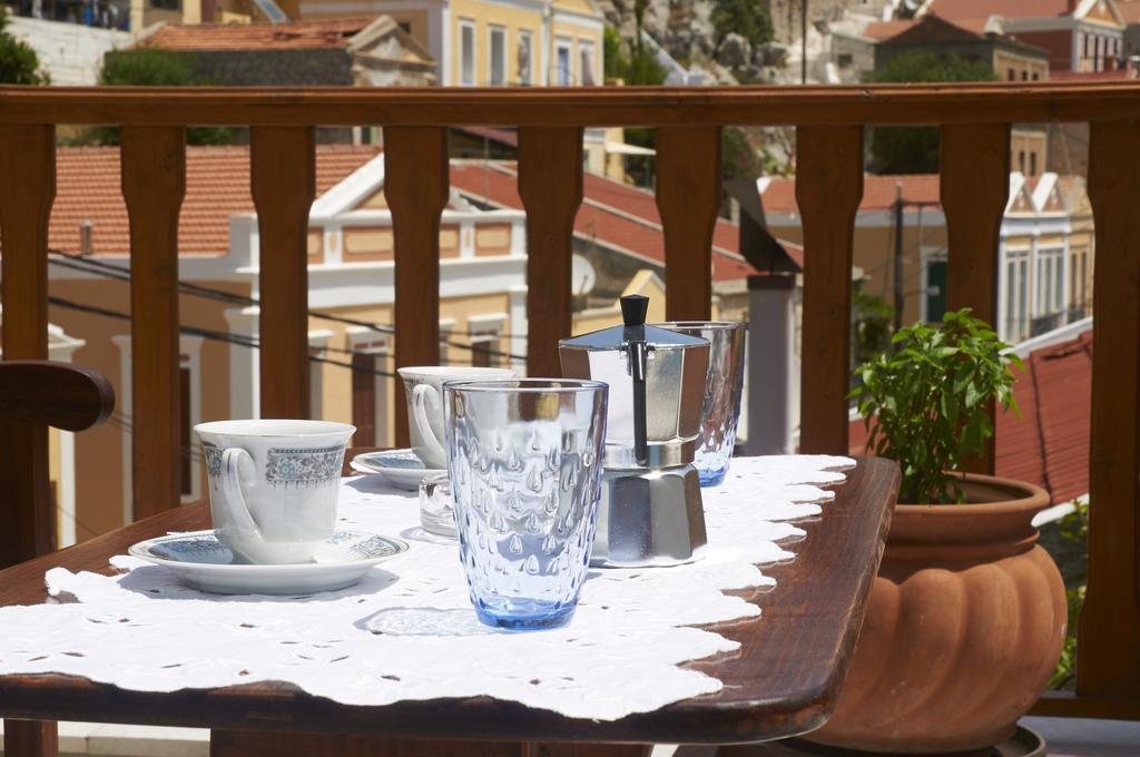 Athina Studios Sými Buitenkant foto