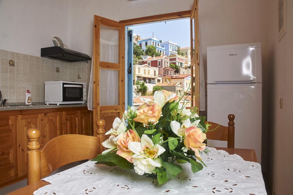 Athina Studios Sými Buitenkant foto