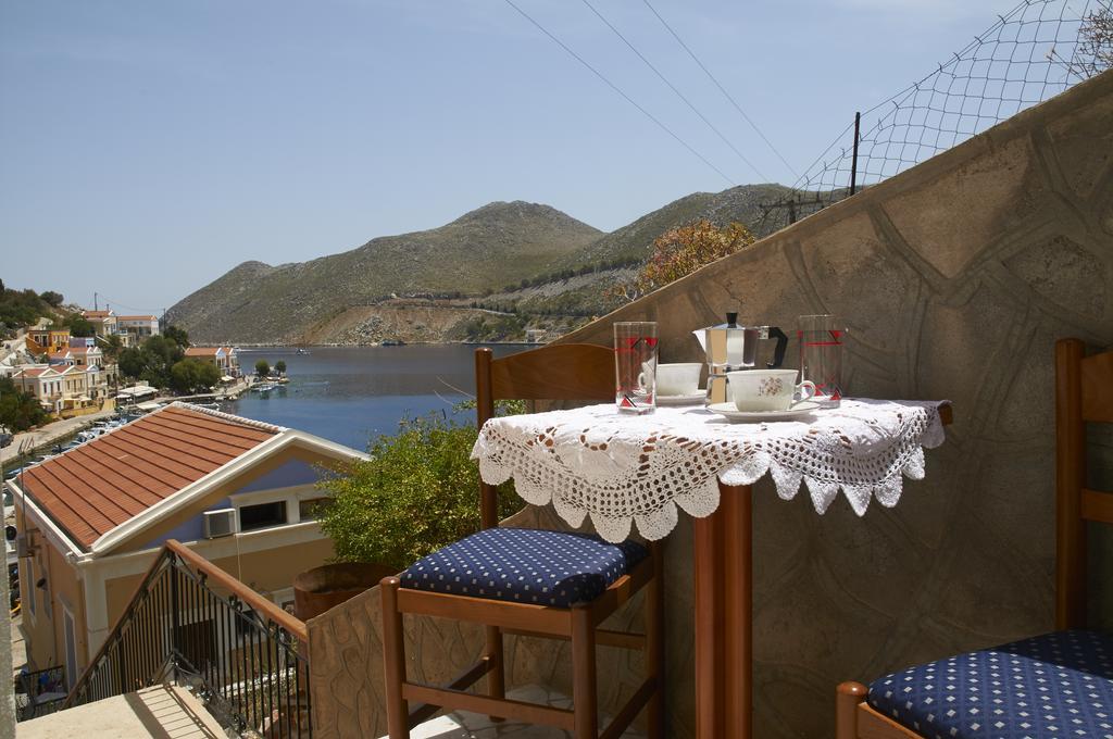 Athina Studios Sými Buitenkant foto